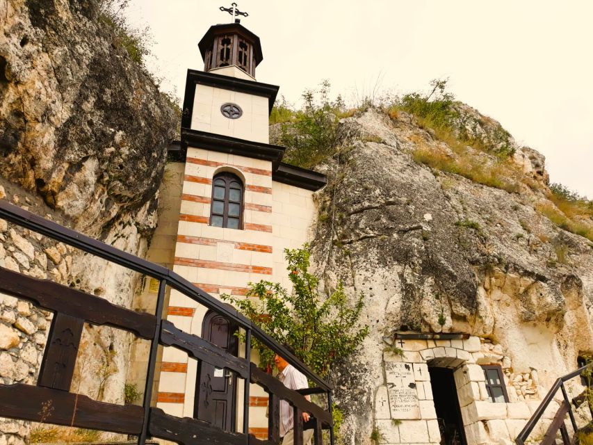 From Bucharest: Day Trip to Medieval Marvels of Bulgaria - Tsarevets Fortress: power on a hilltop