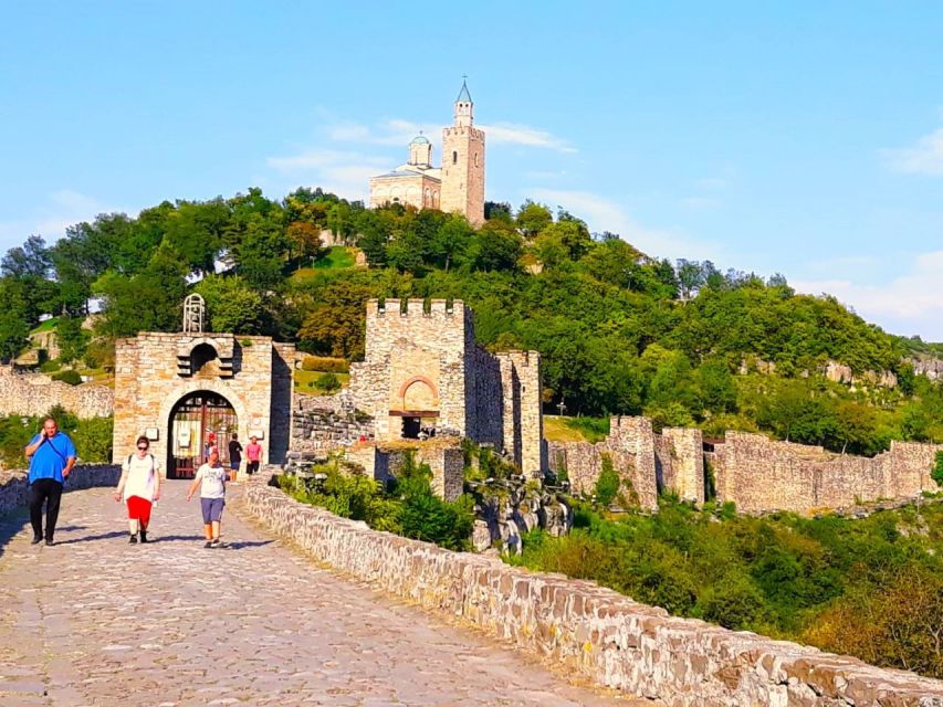 From Bucharest: Day Trip to Medieval Marvels of Bulgaria - The drive: long hours, but you get time gaps to reset