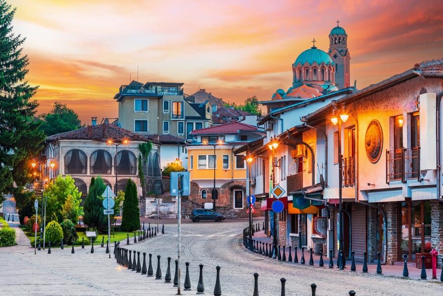 From Bucharest: Full-Day Trip to Bulgaria - Bucharest to Veliko Tarnovo: the value of doing it in one day