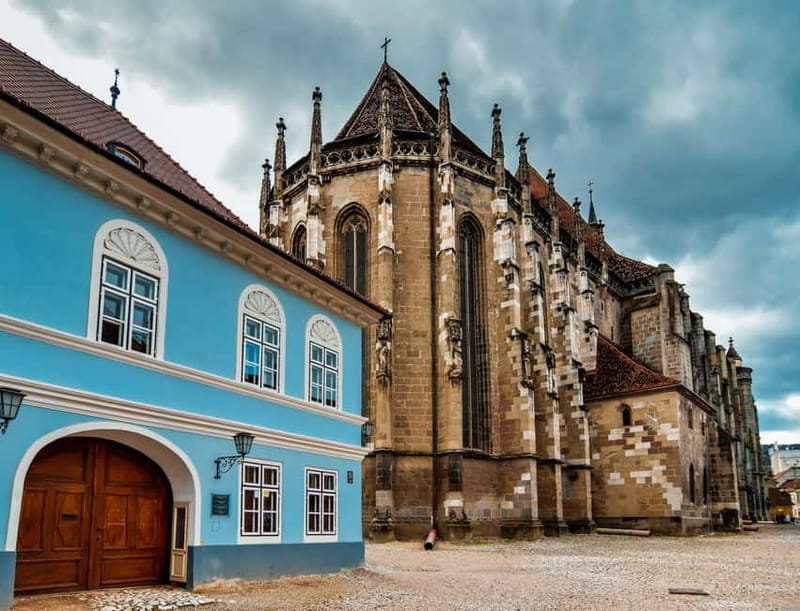 From Bucharest: Peles Castle, Brasov & Bran Castle Day Trip - What to bring, what to wear, and how to avoid grumpy surprises
