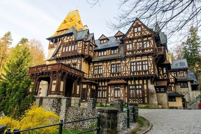 Full-Day Private Tour to Sinaia, Bran and Brasov from Bucharest - Brasov: A Dinner Stop That Feels Like Romania, Not a Checklist