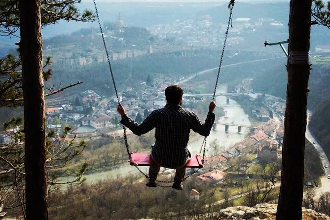 Hike Bulgaria Love Swing, Veliko Tarnovo and Tarevet Fortress - Veliko Tarnovo’s Free Hour: Samovodska Street and the Hadji Nikoli Inn