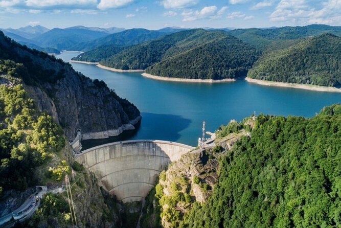 Hike to Poenari Fortress, Vidraru Dam, Argeș Monastery - Private - A private Carpathian day that starts with comfort