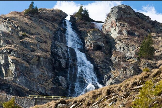 Hike to Poenari Fortress, Vidraru Dam, Argeș Monastery - Private - Price and value: where your money goes