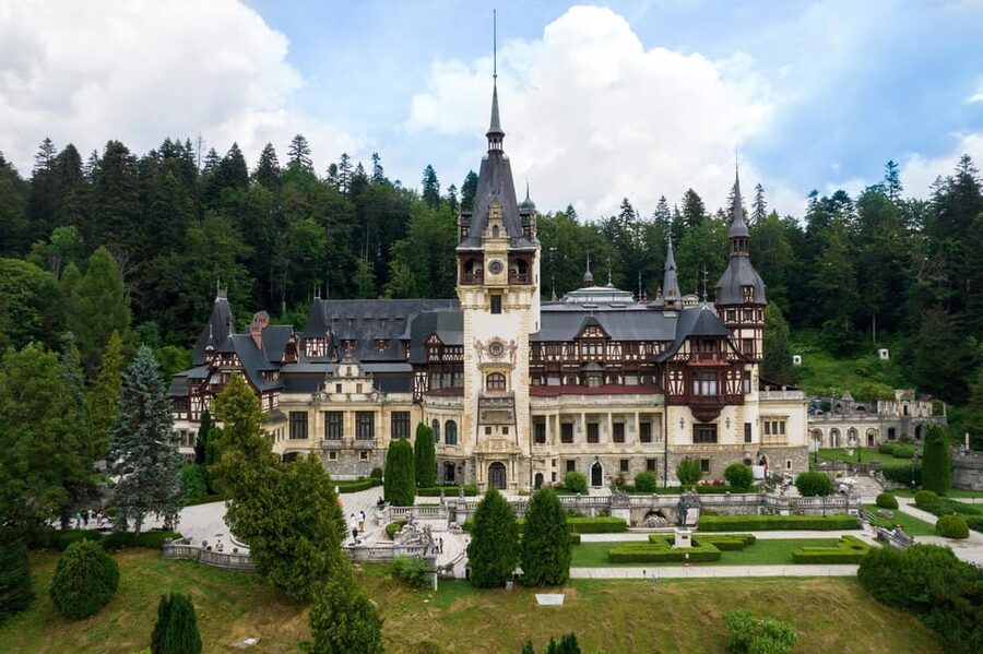 Minivan 8: Peles & Dracula's Castle and Brasov Full-Day Trip - Bran Castle for Dracula lore, myth meets medieval fortress