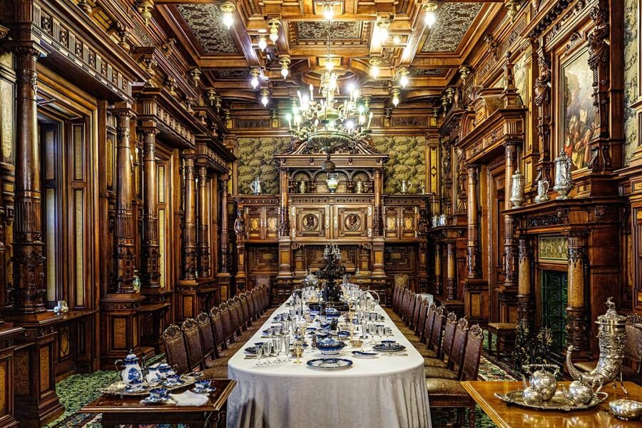 Minivan 8 Places : Dracula Castle, Peles, & Brasov Day Tour - Price and value: what $67 gets you, and what you pay extra for
