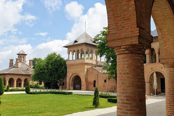 Mystical Monasteries, Dracula's Tomb and Mogosoaia Lake Palace - Private Tour - How long it really takes, and how to plan your day