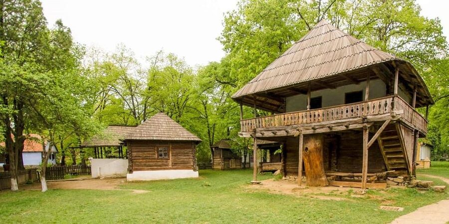 Palace of the Parliament, Village Museum & Ceaușescu Mansion - Who should book this tour, and who might prefer another style