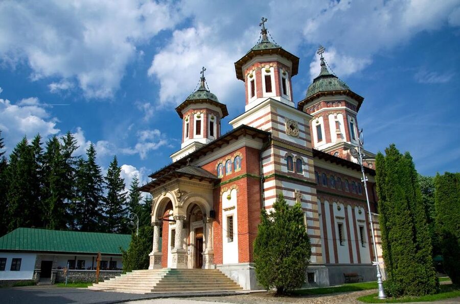 Peles & Cantacuzino Castles: Gourmet Wine & Cultural trip - Cantacuzino Castle: Neo-Romanian charm, gardens, and panoramic photo moments