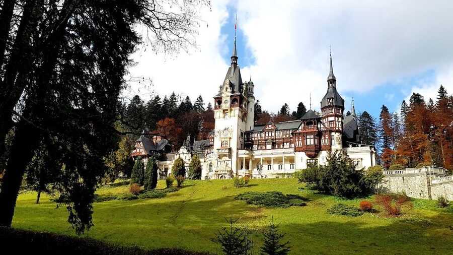 Peleș Castle, Bran Castles and Brasov City - Private Tour - Bran Castle: The Dracula Story, Plus the Reality Around It