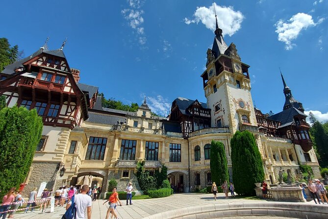Peles Castle, Dracula Castle and Brasov old town - private tour from Bucharest - Peleș Castle: royal Romania, plus the Monday photo stop