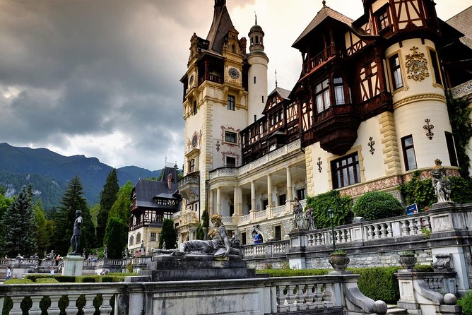 Peles Castle Skip-The-Line Guided Tour - Why a skip-the-line ticket matters at Peleș