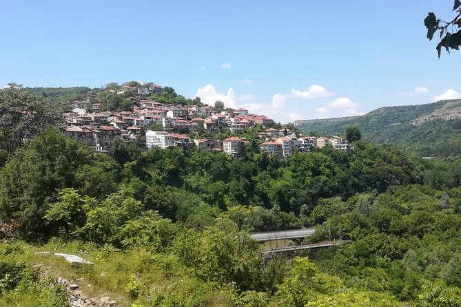 Private Day Trip to Bulgaria and Veliko Tarnovo from Bucharest - Tsarevets Fortress: Thick Walls, Market Streets, and Hilltop Views