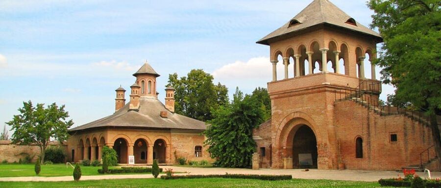 Private Tour from Bucharest to Dracula's tomb and Mogosoaia - How the 4.5-hour pacing works (and how to make the most of it)