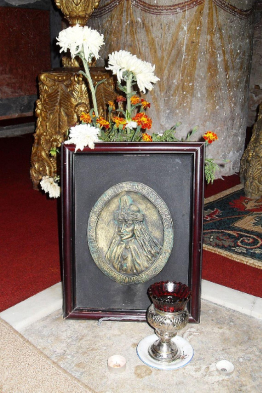 Private Tour from Bucharest to Dracula's tomb and Mogosoaia - Should you book the Bucharest to Snagov Monastery and Mogosoaia private tour?