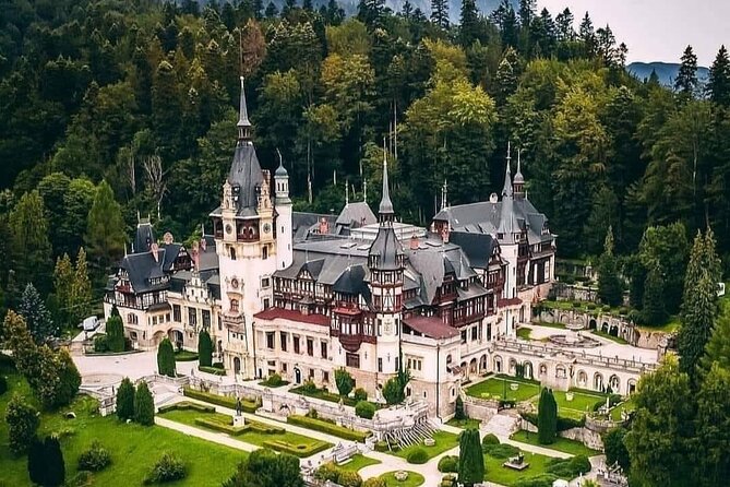 Private Tour to Dracula's Castle, Brașov City & Peleș Castle - Peleș Castle: the ticket rule and the best way to plan 2 hours