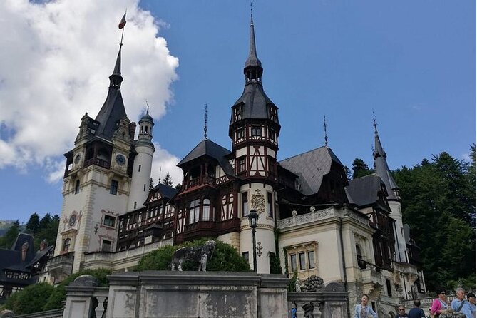 Sinaia and Brasov in one day - Price and value: what $192.29 gets you