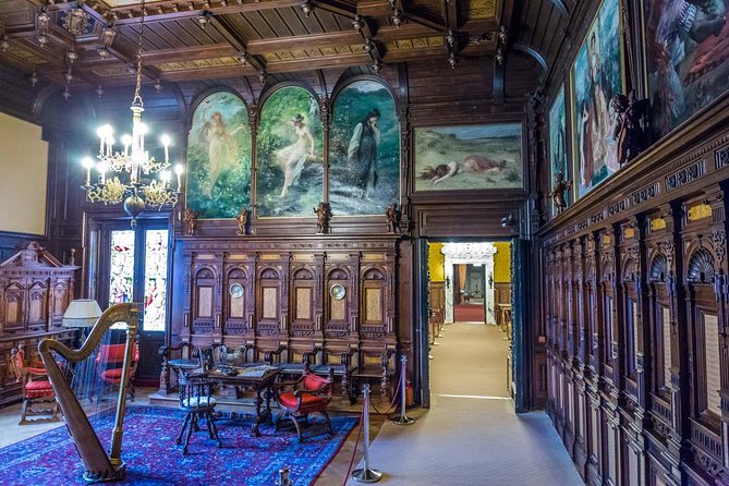 Small-Group Day Trip to Dracula's Castle, Brasov and Peles Castle - Brasov Historical Center: A Guided Walk With Real Free Time