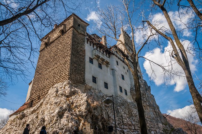 Small-Group Day Trip to Dracula's Castle, Brasov and Peles Castle - The Guides: Why the Day Feels Right Even on a Clock