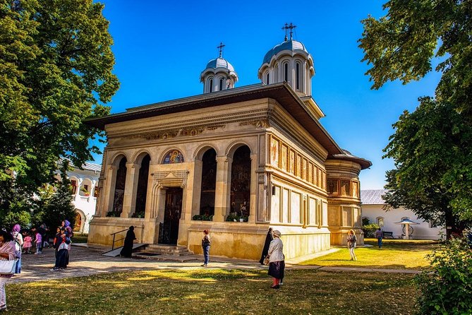 Small Group Tour to Mogosoaia Palace and Snagov Monastery - Mogosoaia Palace: Brancovenesc Architecture and a Museum Stop