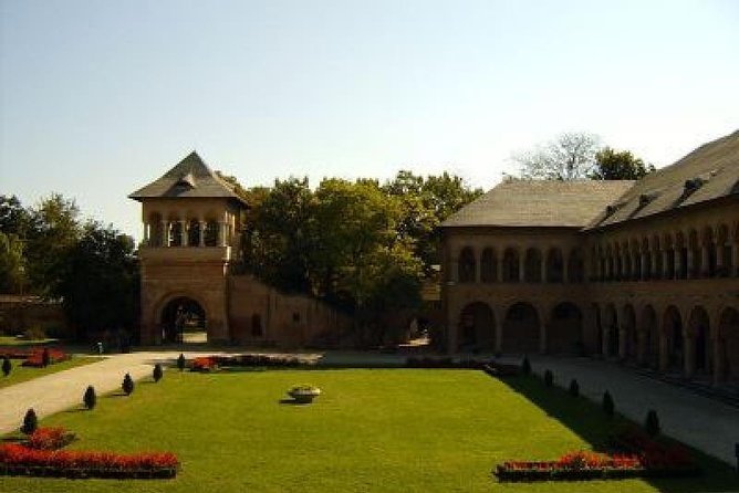 Small Group Tour to Mogosoaia Palace and Snagov Monastery - Guide Quality, Group Size, and the Pace You’ll Feel