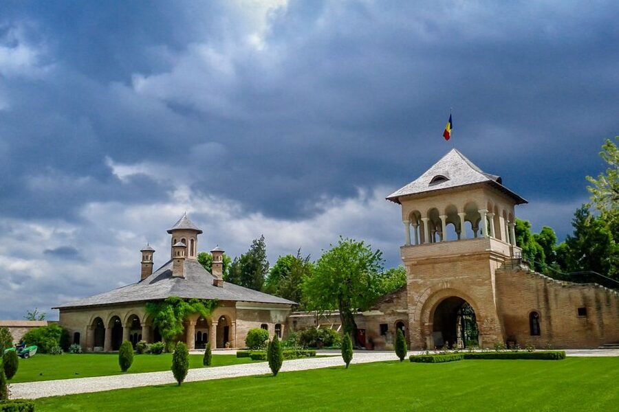 Small Group Tour to Mogosoaia Palace & Snagov Monastery - Who this tour is best for