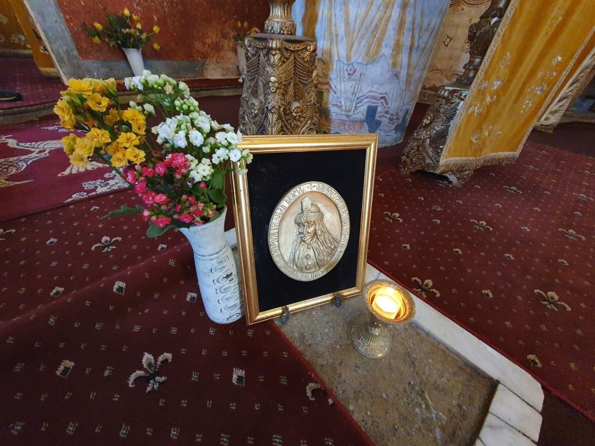 Snagov Monastery, Ceaușescu Mansion, & Village Museum - 6h - Getting Picked Up in Bucharest and Setting the Pace
