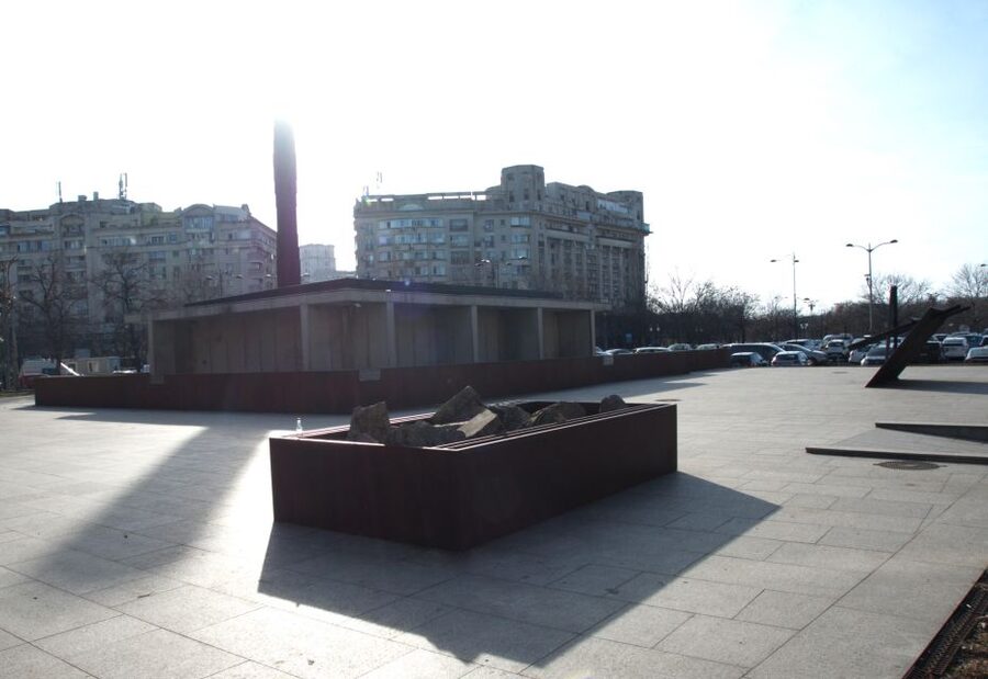 The Jewish heritage of Bucharest - half day walking tour - Planning around opening hours, entrance fees, and heat