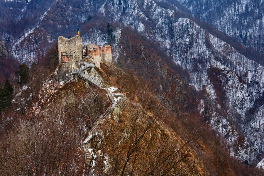 Transfagarasan Road Trip - Vidraru Dam walk: a quick stop with big scale