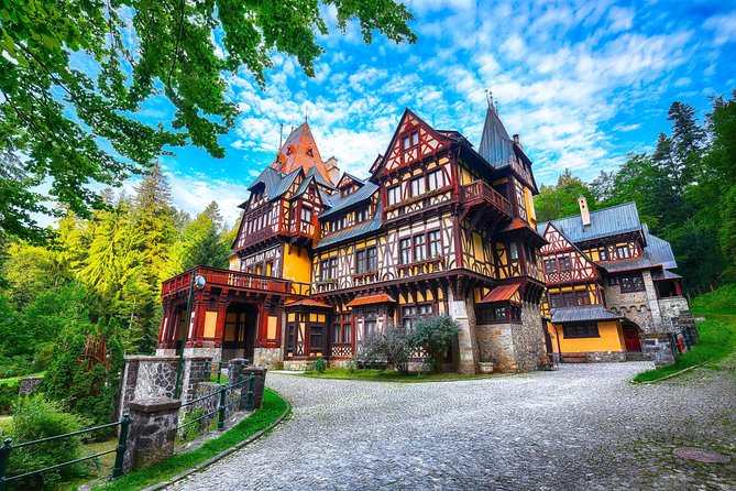 Transylvania and Dracula Castle Full Day Tour from Bucharest - Starting in Bucharest: the 7:45 pickup and the value of arriving early
