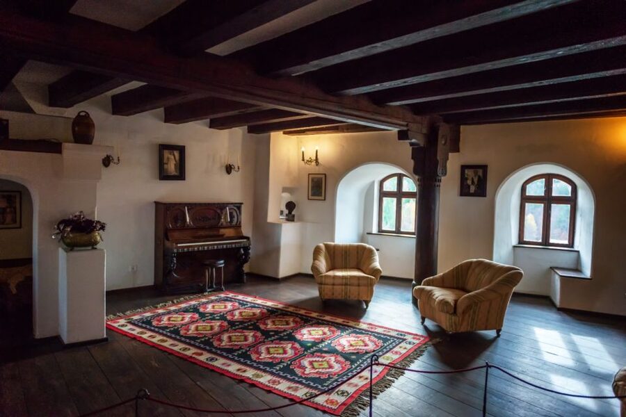 Transylvania Tour: Dracula's Castle, Peles Palace & Brasov - Bran Castle and Dracula lore, with time to actually see it