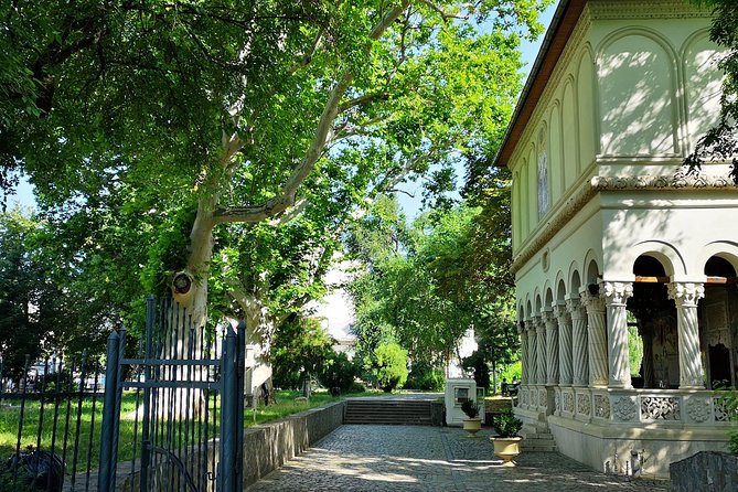 Unhealthy Food Tour of Bucharest – 4 hours - Stop 4: University Square by trolleybus, plus landmark walking time
