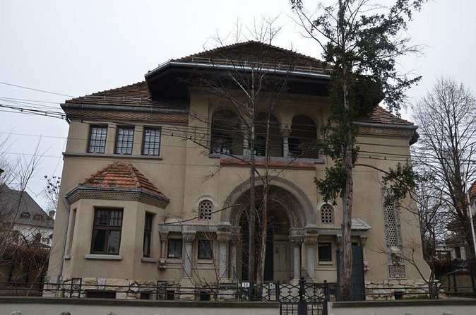 Walking tour of Bucharest - Stop 4: Biserica Icoanei, Architecture With a Neighborhood Story